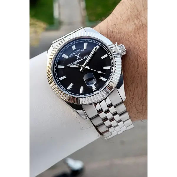 Kadranı Siyah Kordonu Gümüş Renk 42 Mm İç Göstergeleri Aktif Erkek Kol Saati