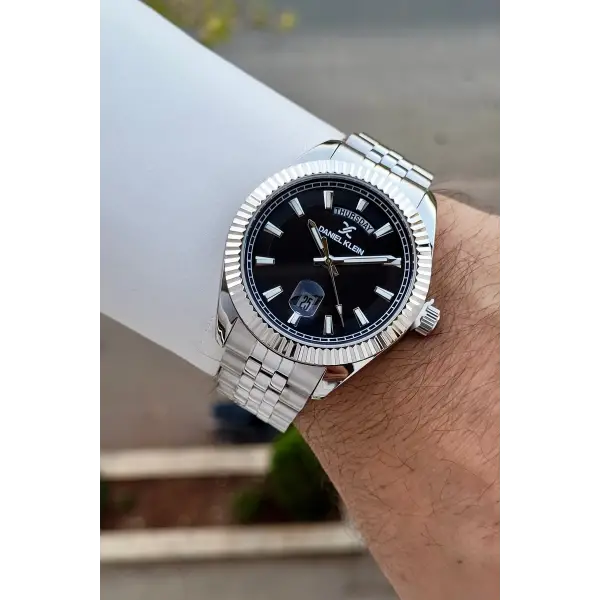 Kadranı Siyah Kordonu Gümüş Renk 42 Mm İç Göstergeleri Aktif Erkek Kol Saati