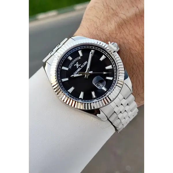 Kadranı Siyah Kordonu Gümüş Renk 42 Mm İç Göstergeleri Aktif Erkek Kol Saati