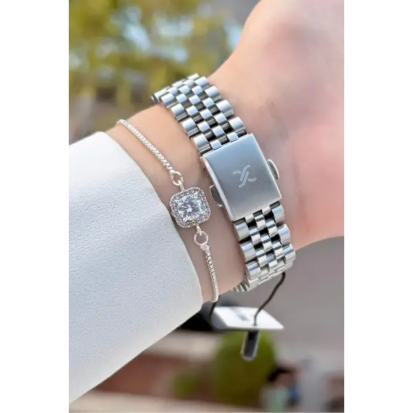 Gümüş Renk Kadın Kol Saati ve Hediye Baget Bileklik