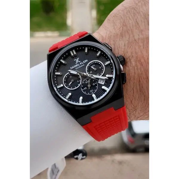 Kasası Siyah Kordonu Kırmızı Renk 44 Mm Göstergeleri Aktif Erkek Kol Saati