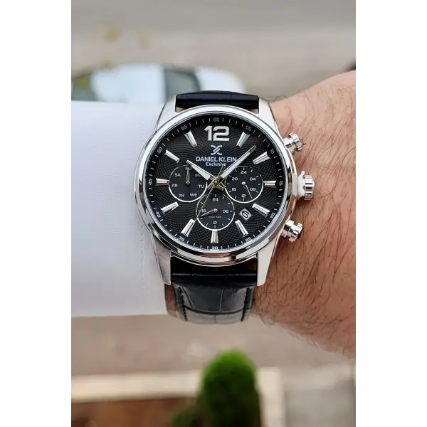 Kasası Siyah Kordonu Siyah Renk 43 Mm İç Göstergeleri Aktif Erkek Kol Saati