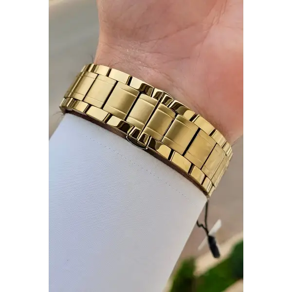 Kadranı Siyah Kordonu Gold Renk 44 Mm Göstergeleri Aktif Erkek Kol Saati