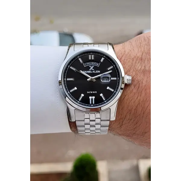 Kadranı Siyah Kordonu Gümüş Renk 43 mm Erkek Kol Saati