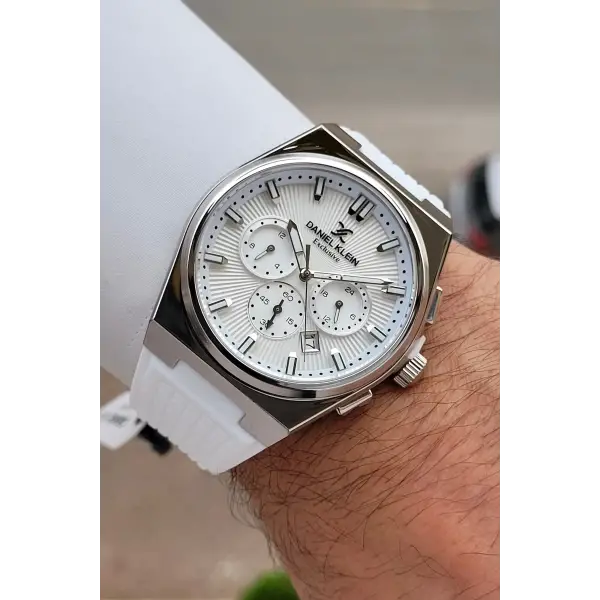 Kasası Gümüş Kordonu Beyaz Renk 44 Mm Göstergeleri Aktif Erkek Kol Saati