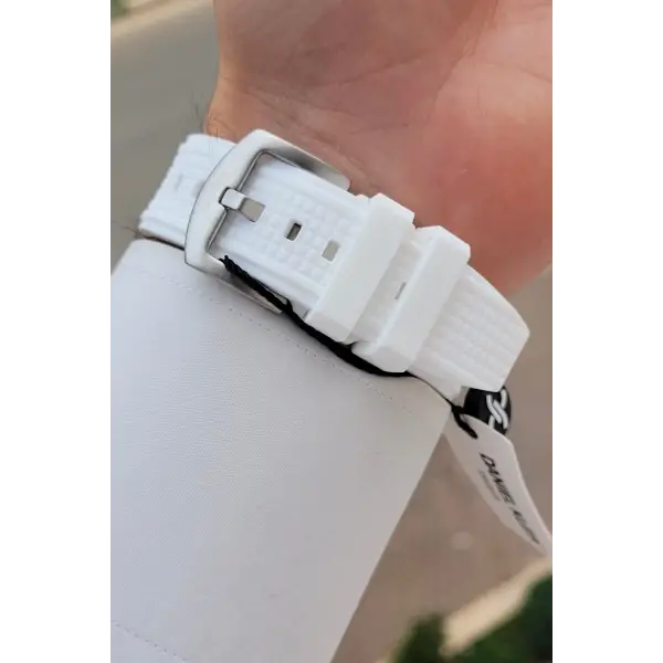 Kasası Gümüş Kordonu Beyaz Renk 44 Mm Göstergeleri Aktif Erkek Kol Saati