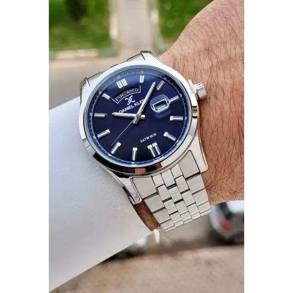 Kadranı Lacivert Kordonu Gümüş Renk 43 mm Erkek Kol Saati