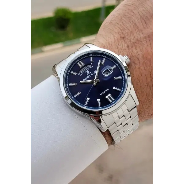 Kadranı Lacivert Kordonu Gümüş Renk 43 mm Erkek Kol Saati