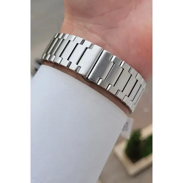 Kadranı Lacivert Kordonu Gümüş Renk 42 mm Erkek Kol Saati