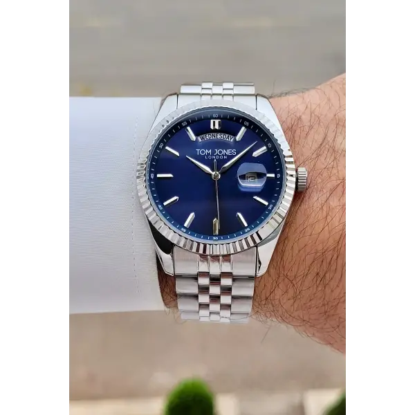 Kadranı Lacivert Kordonu Gümüş Renk 40 mm Erkek Kol Saati