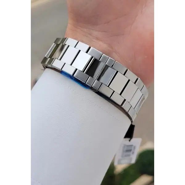 Kadranı Yeşil Kordonu Gümüş Renk 44 mm Erkek Kol Saati