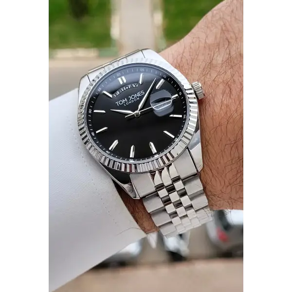 Kadranı Siyah Kordonu Gümüş Renk 40 mm Erkek Kol Saati