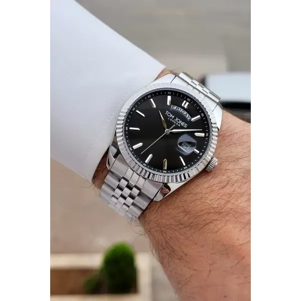 Kadranı Siyah Kordonu Gümüş Renk 40 mm Erkek Kol Saati