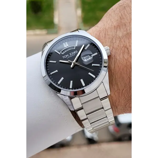 Kadranı Siyah Kordonu Gümüş Renk 42 mm Erkek Kol Saati