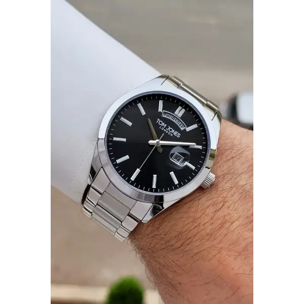 Kadranı Siyah Kordonu Gümüş Renk 42 mm Erkek Kol Saati