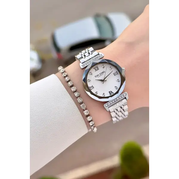 Gümüş Renk 30 Mm Kadın Kol Saati ve Hediye Bileklik