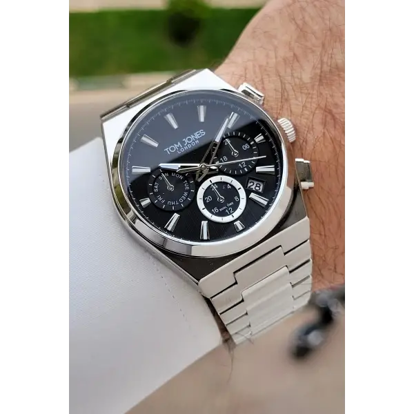 Kadranı Siyah Kordonu Gümüş Renk 42 mm Erkek Kol Saati