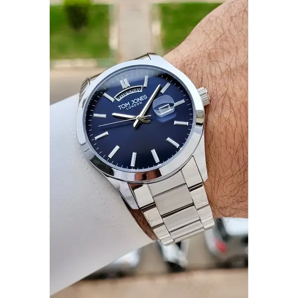 Kadranı Lacivert Kordonu Gümüş Renk 42 mm Erkek Kol Saati