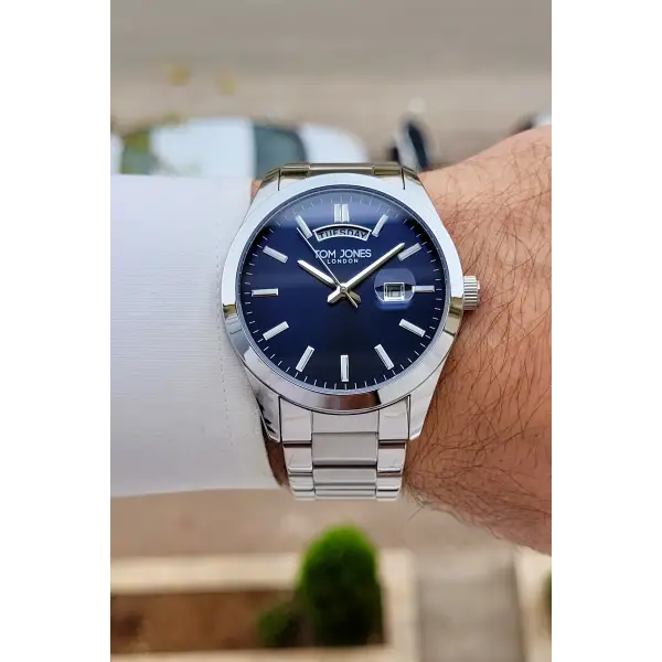 Kadranı Lacivert Kordonu Gümüş Renk 42 mm Erkek Kol Saati