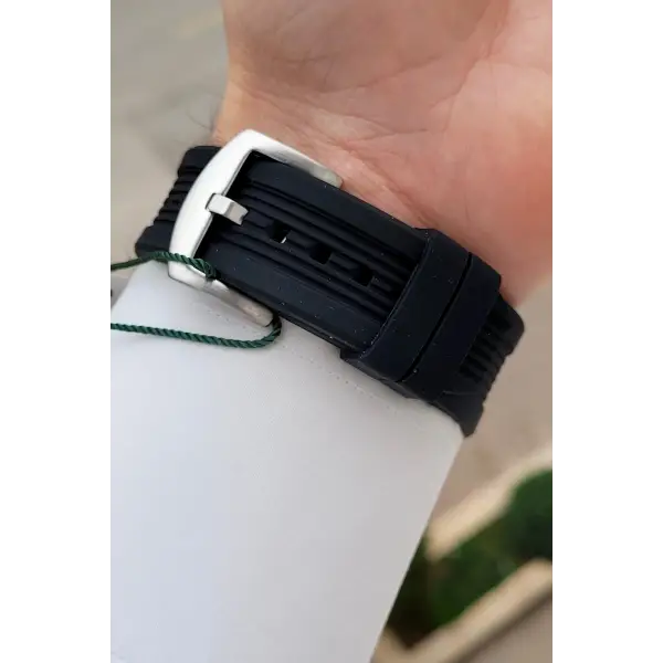 Kasası Gümüş Kordonu Siyah Renk 45 mm Renk Atmaz Çelik Kasa Erkek Kol Saati
