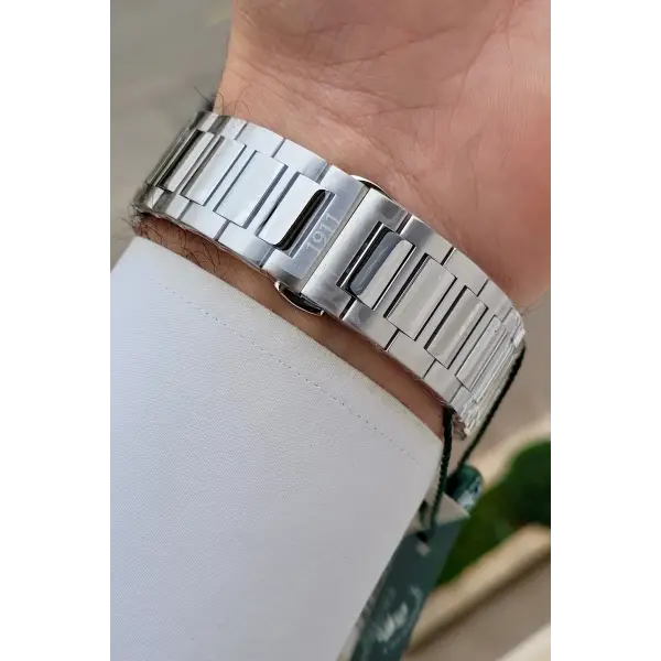 Kadranı Siyah Kordonu Gümüş Renk 41 mm Renk Atmaz Oksitlenmez Çelik Erkek Kol Saati