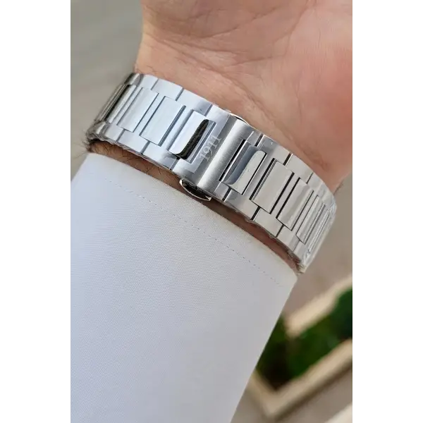 Kadranı Lacivert Kordonu Gümüş Renk 41 mm Renk Atmaz Oksitlenmez Çelik Erkek Kol Saati