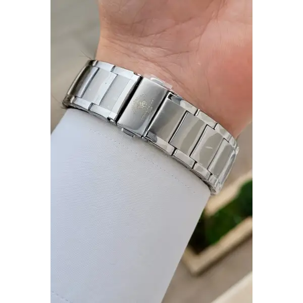 Kadranı Siyah Kordonu Gümüş Renk 44 mm Renk Atmaz Oksitlenmez Çelik Erkek Kol Saati