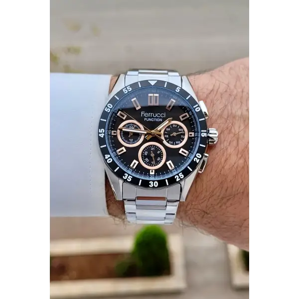 Kadranı Siyah Kordonu Gümüş Renk 43 mm İç Göstergeleri Aktif Erkek Kol Saati