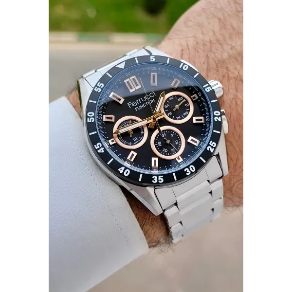 Kadranı Siyah Kordonu Gümüş Renk 43 mm İç Göstergeleri Aktif Erkek Kol Saati