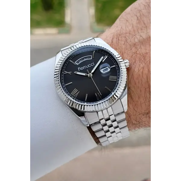 Kadranı Siyah Kordonu Gümüş Renk 41 mm İç Göstergeleri Aktif Erkek Kol Saati