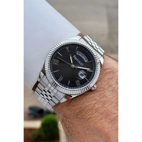 Kadranı Siyah Kordonu Gümüş Renk 41 mm İç Göstergeleri Aktif Erkek Kol Saati