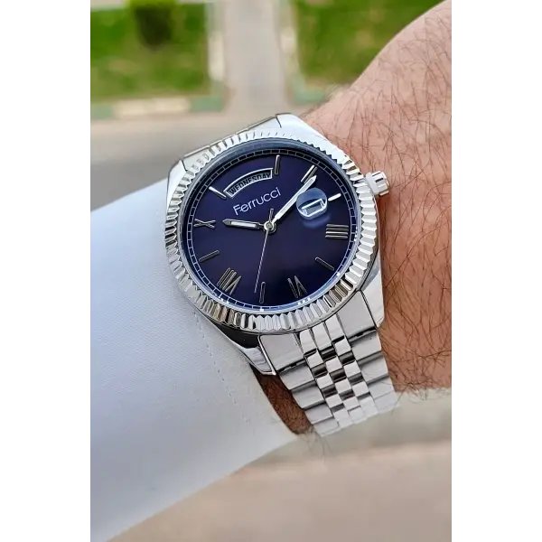 Kadranı Lacivert Kordonu Gümüş Renk 41 mm İç Göstergeleri Aktif Erkek Kol Saati