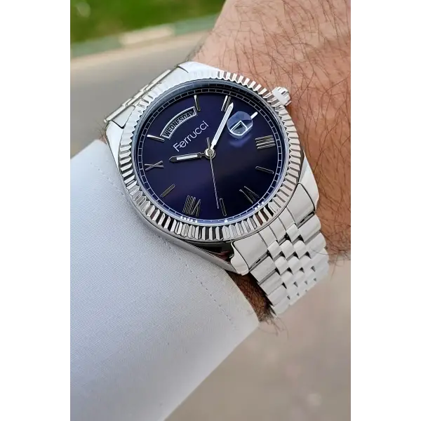 Kadranı Lacivert Kordonu Gümüş Renk 41 mm İç Göstergeleri Aktif Erkek Kol Saati