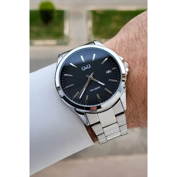 Kadranı Siyah Kordonu Gümüş Renk 43 mm İç Göstergeleri Aktif Erkek Kol Saati