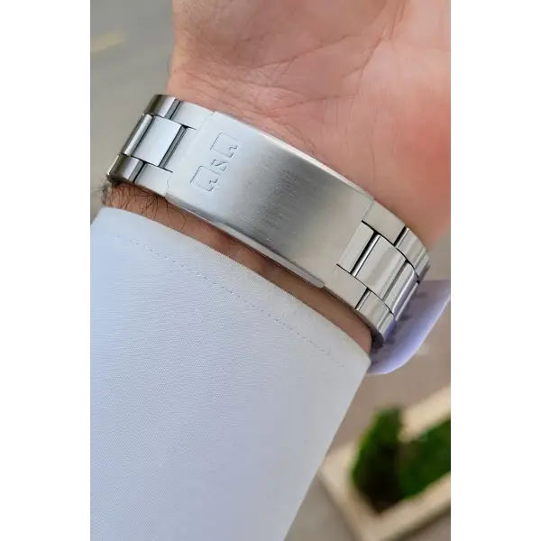 Kadranı Siyah Kordonu Gümüş Renk 43 mm İç Göstergeleri Aktif Erkek Kol Saati