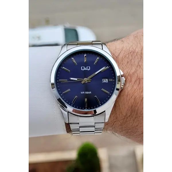 Kadranı Lacivert Kordonu Gümüş Renk 43 mm İç Göstergeleri Aktif Erkek Kol Saati