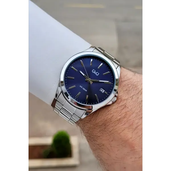 Kadranı Lacivert Kordonu Gümüş Renk 43 mm İç Göstergeleri Aktif Erkek Kol Saati