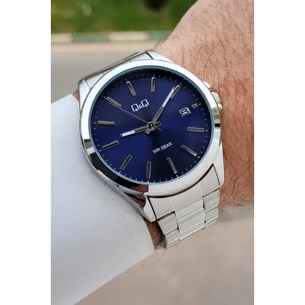 Kadranı Lacivert Kordonu Gümüş Renk 43 mm İç Göstergeleri Aktif Erkek Kol Saati