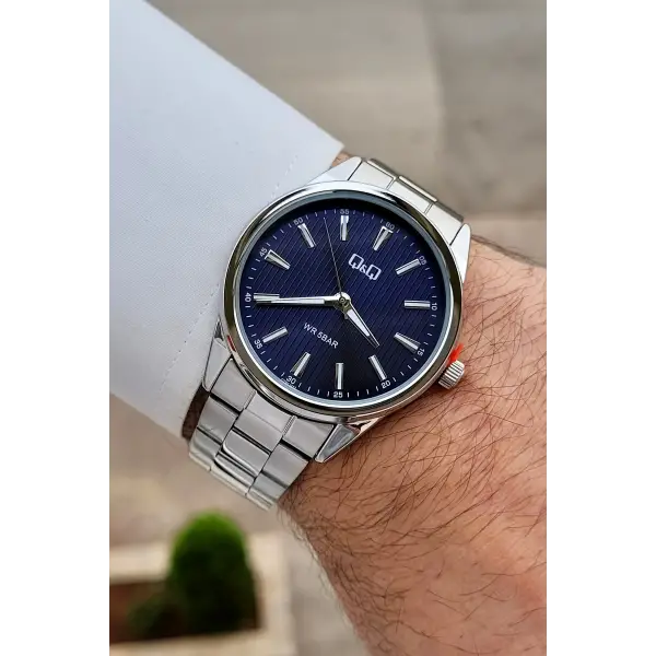 Kadranı Lacivert Kordonu Gümüş Renk 40 mm Erkek Kol Saati