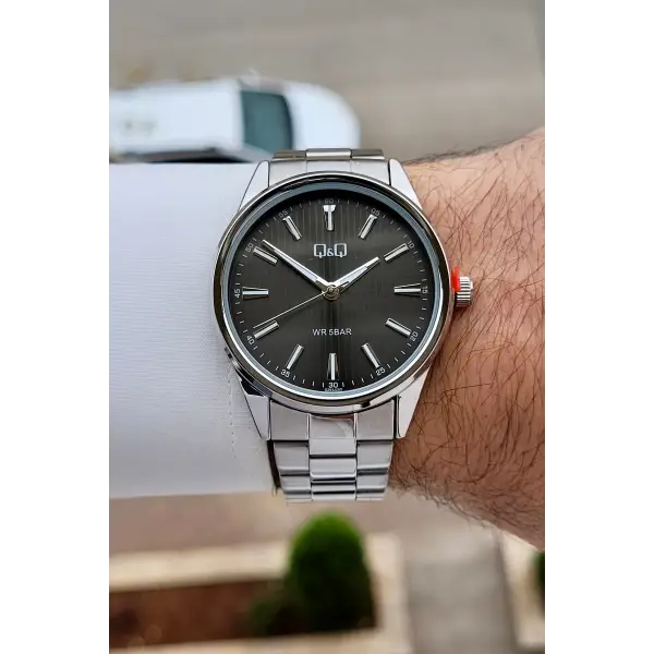 Kadranı Siyah Kordonu Gümüş Renk 40 mm Erkek Kol Saati