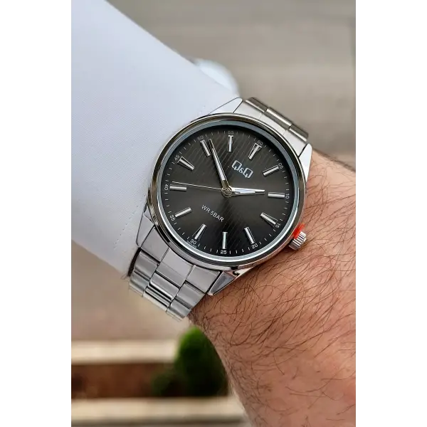 Kadranı Siyah Kordonu Gümüş Renk 40 mm Erkek Kol Saati