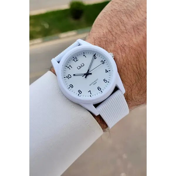 Beyaz Renk 40 Mm Su Geçirmez Rakamlı Erkek Kol Saati