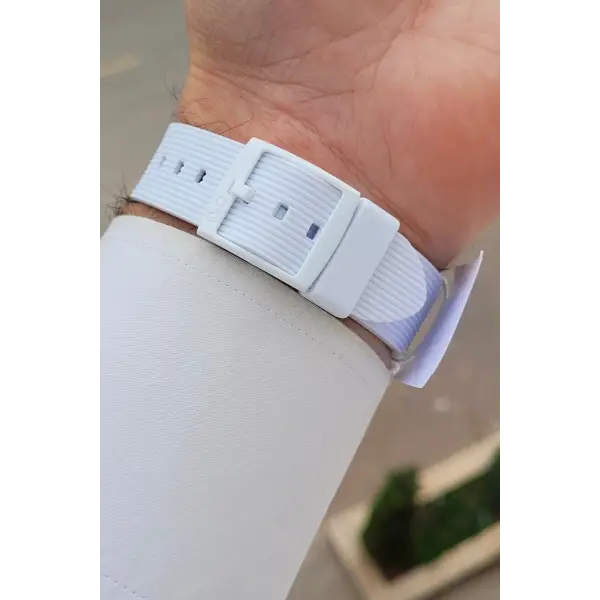 Beyaz Renk 40 Mm Su Geçirmez Rakamlı Erkek Kol Saati