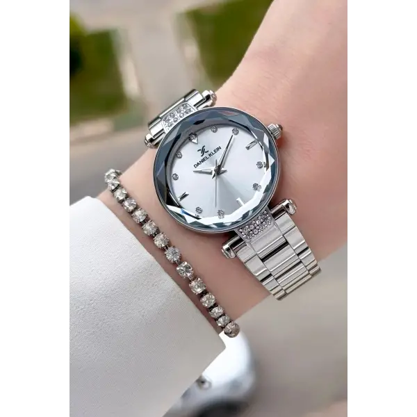 Gümüş Renk Kesme Camlı Kadın Kol Saati Ve Bileklik