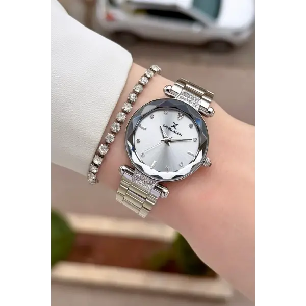 Gümüş Renk Kesme Camlı Kadın Kol Saati Ve Bileklik