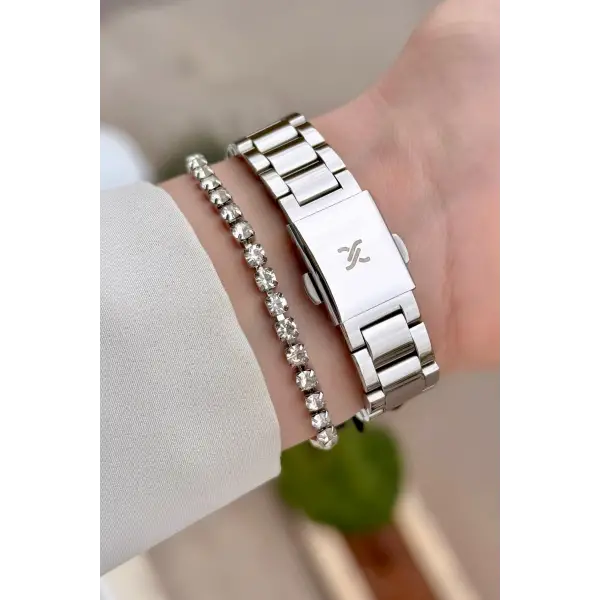 Gümüş Renk Kesme Camlı Kadın Kol Saati Ve Bileklik