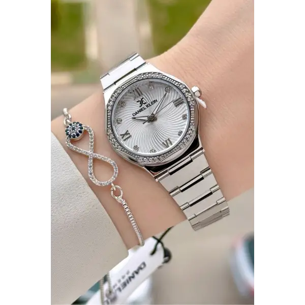 Gümüş Renk 30 Mm Kadın Kol Saati ve Hediye Bileklik