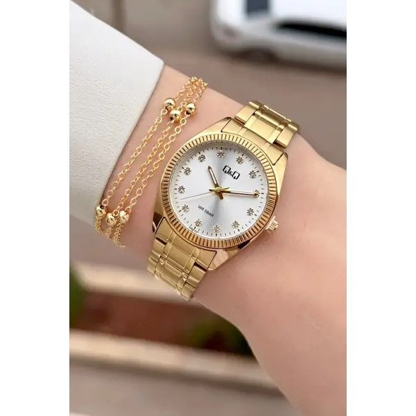 Gold Renk 30 Mm Kadın Kol Saati ve Hediye Bileklik