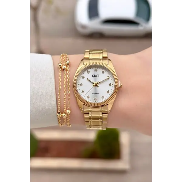 Gold Renk 30 Mm Kadın Kol Saati ve Hediye Bileklik