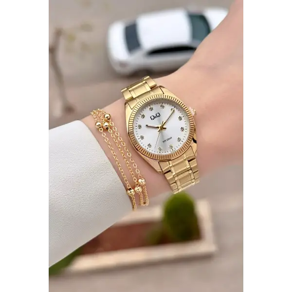 Gold Renk 30 Mm Kadın Kol Saati ve Hediye Bileklik